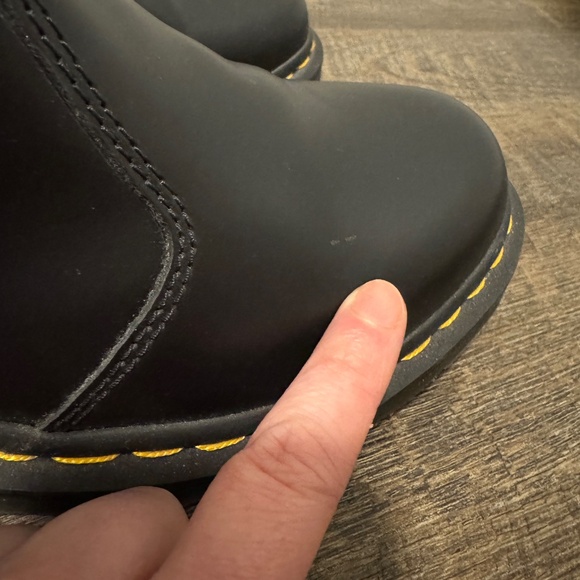 Doc Marten's 2976 Chelsea Boot - Size 8 Women's - Picture 8 of 10